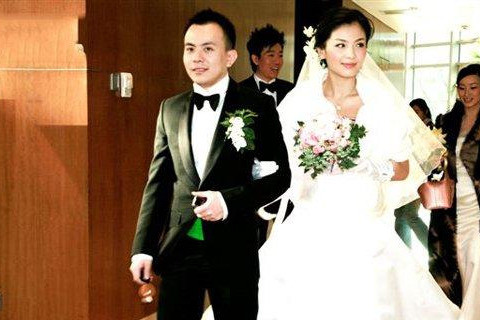 刘涛|贤妻刘涛的富豪路：无视破产设计师前任，拼命帮“负豪”王珂还数亿债