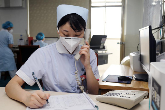 医护电话回访 出院患者赞声不断