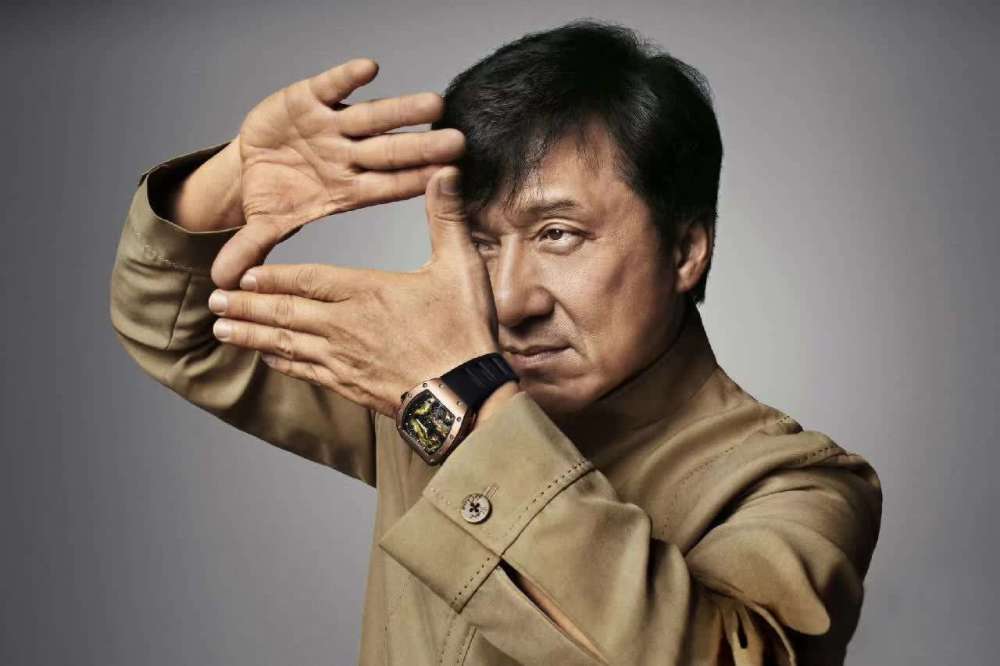 成龙|10秒的镜头，成龙犹豫了6天，拖延时间被洪金宝大“骂”