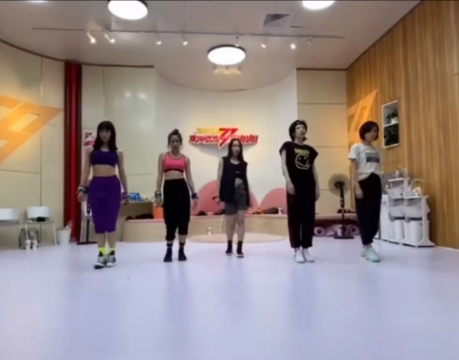 万茜|太尴尬，盗号引来全网打假，万茜这么快就要糊么！