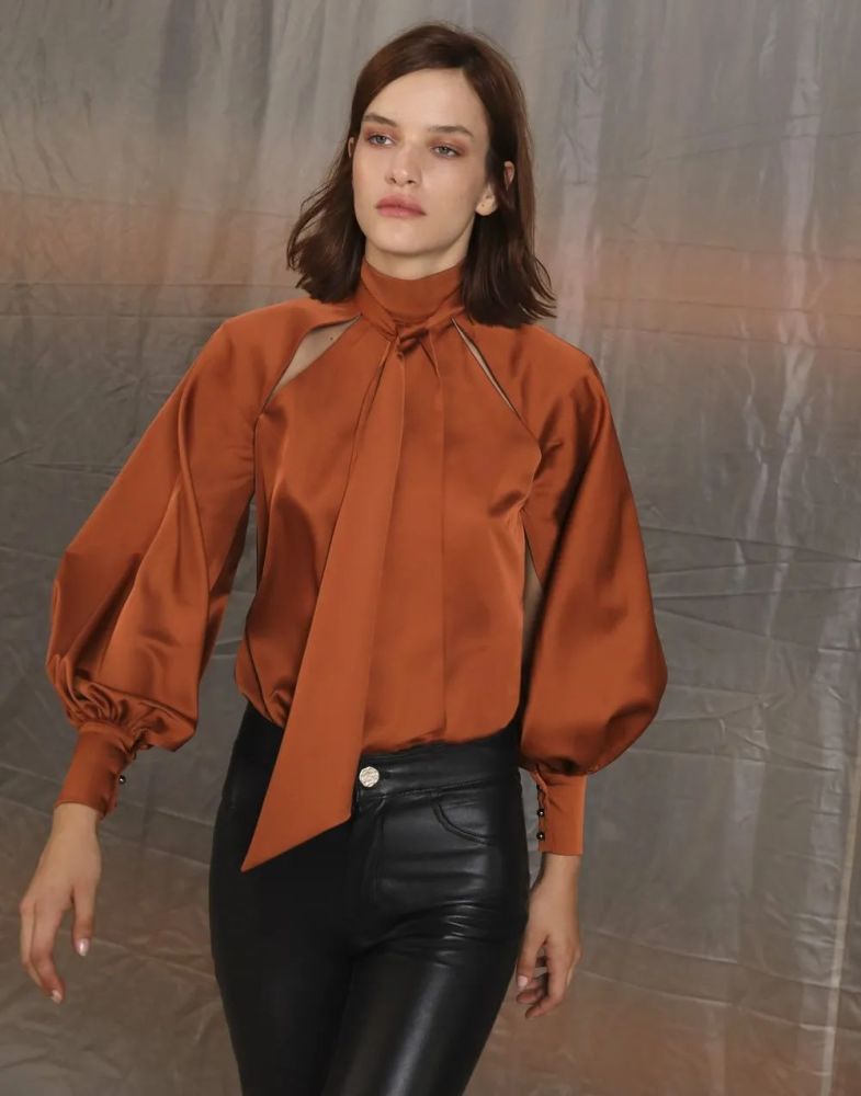 各大女装品牌追求的文雅腔调秀场一个比一个豪华如何选