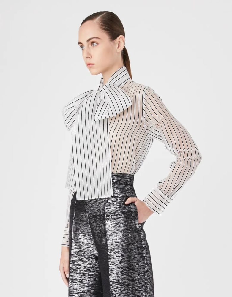 各大女装品牌追求的文雅腔调秀场一个比一个豪华如何选