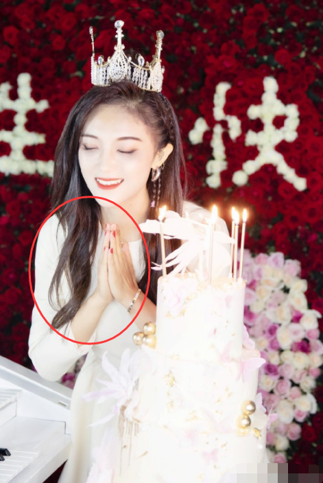 玖月奇迹|离婚添实锤？玖月奇迹现身活动男方已换人，王小海取消点赞夸老婆博文