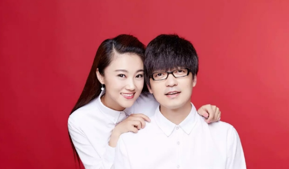 玖月奇迹|离婚添实锤？玖月奇迹现身活动男方已换人，王小海取消点赞夸老婆博文
