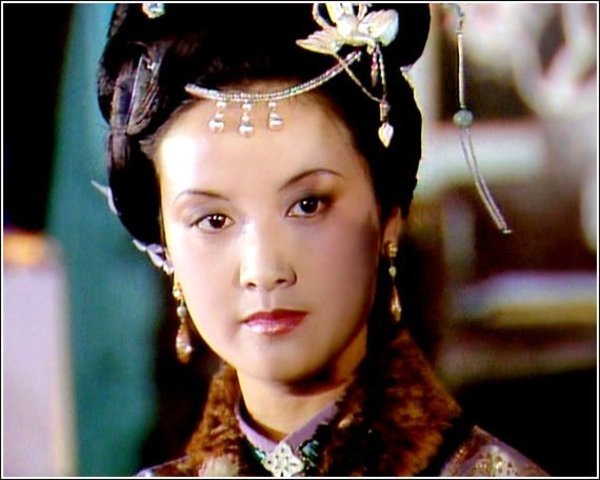 红楼梦|红楼梦里这个妇人非常精明，却偏偏装聋作哑，连王熙凤都被骗了