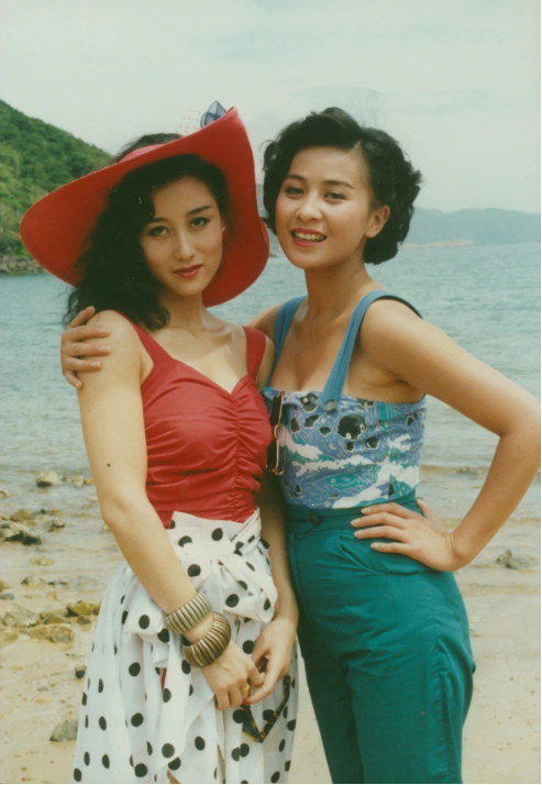 李连杰|李连杰将20亿财产交给利智控管，自称愧对前妻，网友：真是矫情