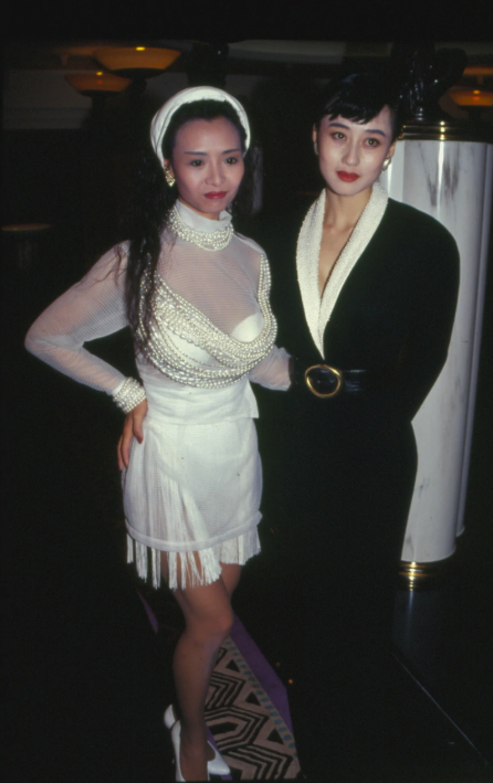 李连杰|李连杰将20亿财产交给利智控管，自称愧对前妻，网友：真是矫情