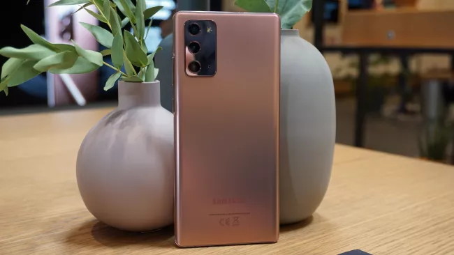 摩托罗拉motog9plus曝光看着像是三星note20