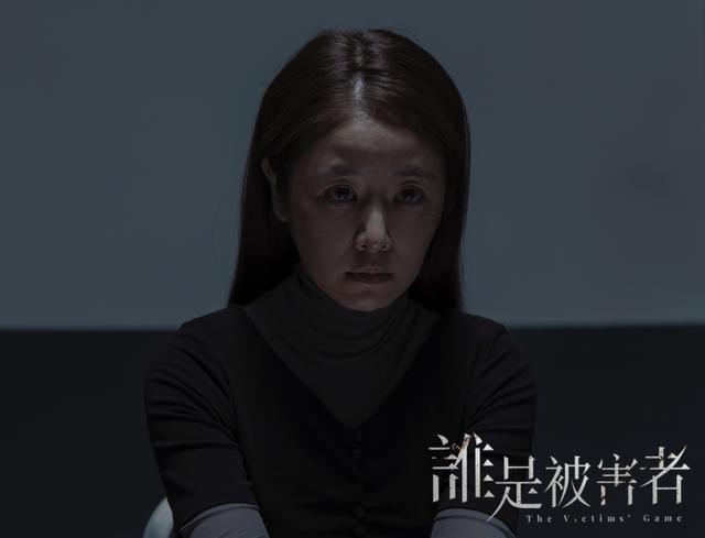 林心如|有颜任性！44岁林心如比小12岁女星更显嫩，合照被批不给他人修图