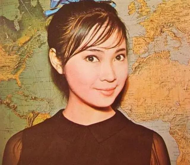 73岁萧芳芳露面,身材瘦弱头发花白,和秦祥林离婚后二婚很幸福