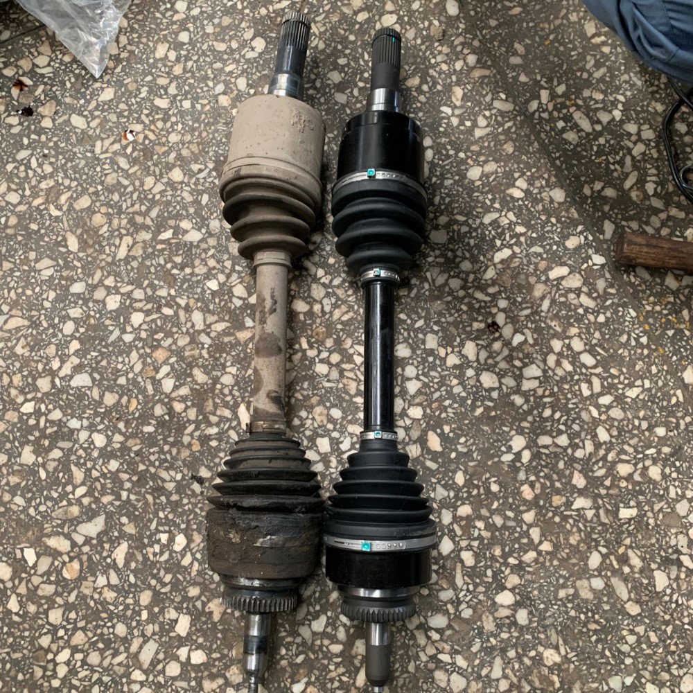 10多万公里的福特猛禽检修底盘在转向时会出现咔咔的声音