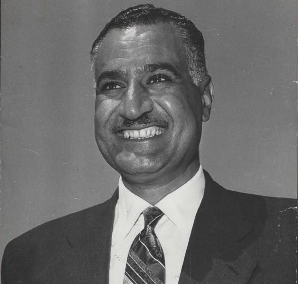 1952年7月23日,纳赛尔发动革命推翻反动的法鲁克王朝,随即建立起共和