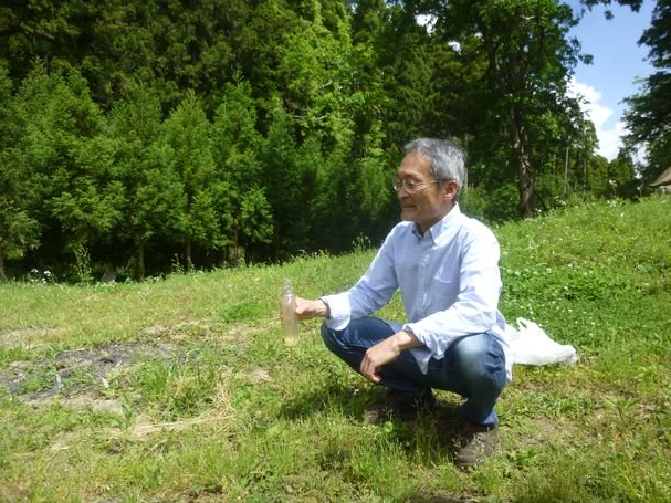 拉野屎|日本“拉野屎”大师坚持了45年，为的是回馈地球母亲