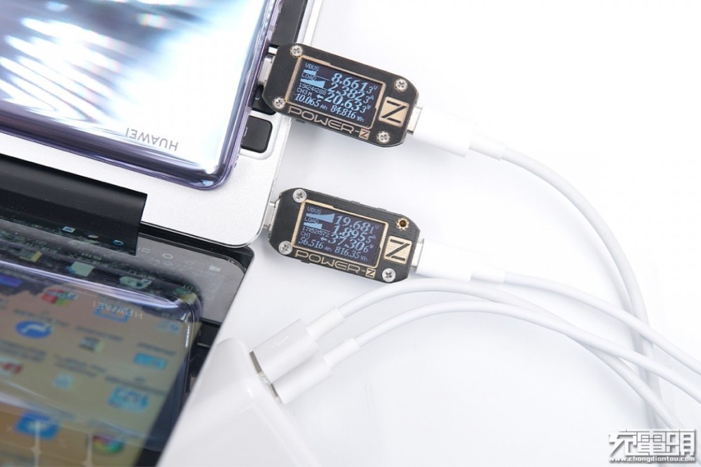 44w,同时使用usb-a(紫)为华为 p40 pro充电,功率为5.13v 1.87a 9.