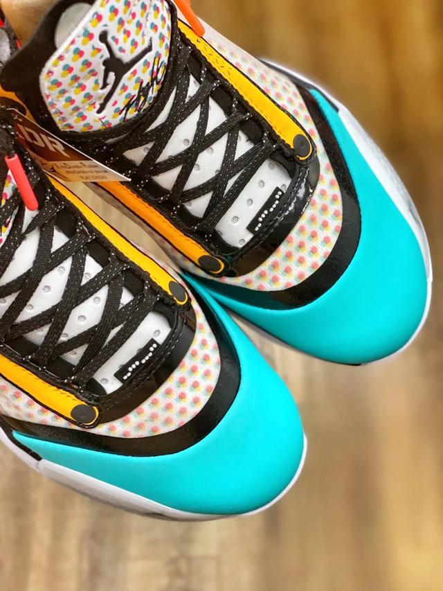 不仅能打球还挺潮郭艾伦专属aj34糖果配色测评