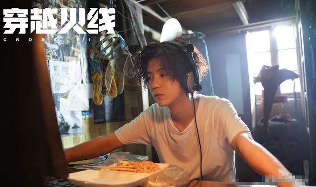 鹿晗|《在劫难逃》鹿晗接连两部剧的爆红，他从小白逆袭到演技派
