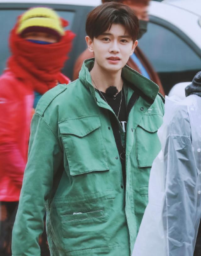 私生饭|私生饭爬进任嘉伦的车？当她在群里炫耀后，还引发一众粉丝羡慕！