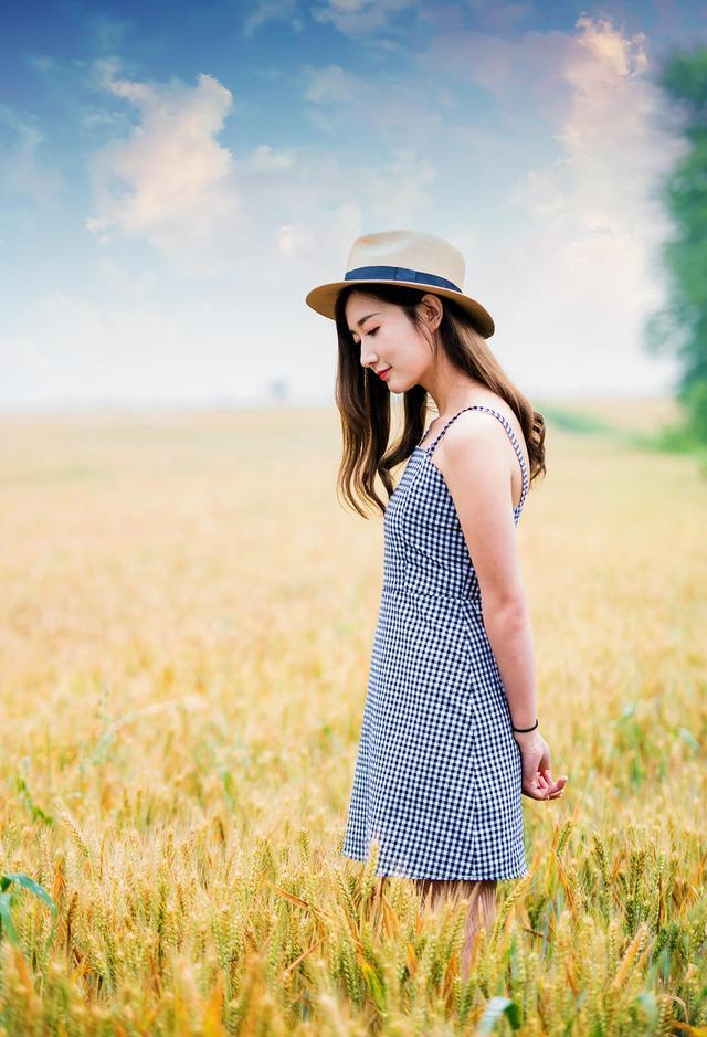 6个好看拍照姿势,爱美的女生,学起来拍美照