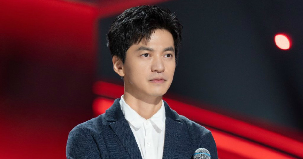 中国好声音|困在规则当中的好声音，只剩李宇春的结巴，和谢霆锋拍李荣浩屁股