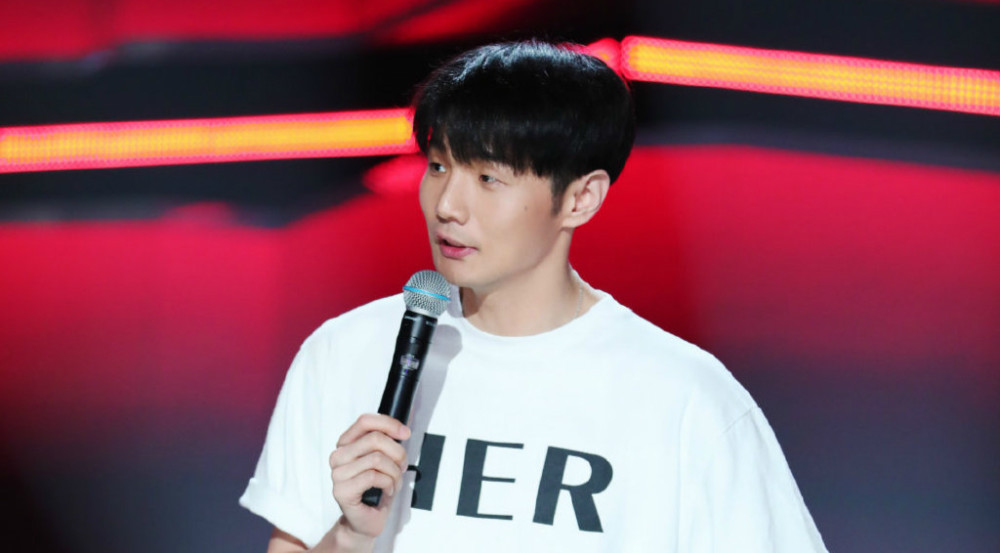 中国好声音|困在规则当中的好声音，只剩李宇春的结巴，和谢霆锋拍李荣浩屁股