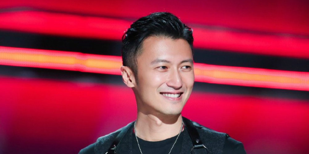 中国好声音|困在规则当中的好声音，只剩李宇春的结巴，和谢霆锋拍李荣浩屁股