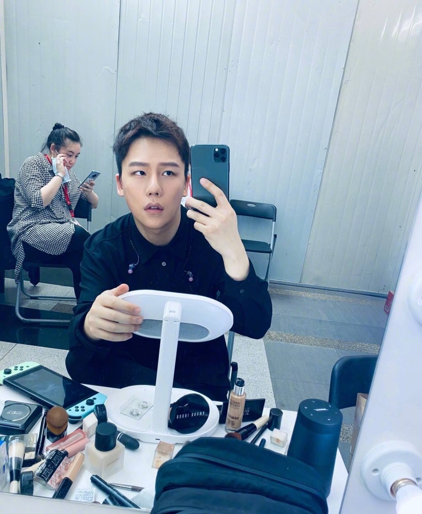 丁太昇|李佳航被赞爱情公寓最有种的男人，公开力挺好友，发文怒怼丁太昇