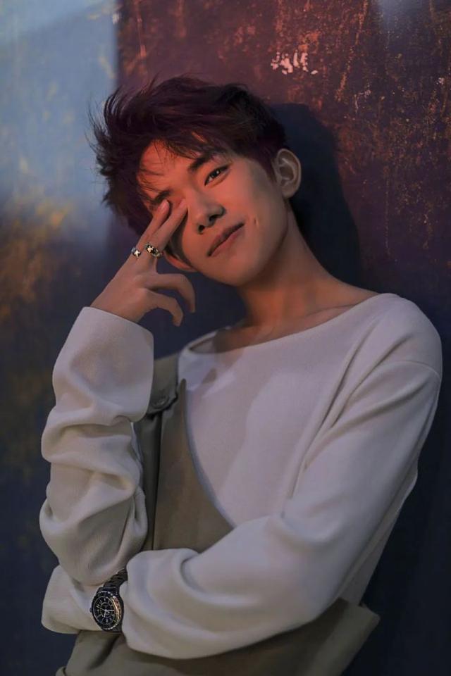 李现|男明星寸头可以有多撩？李现、易烊千玺、玄彬…行走的荷尔蒙！