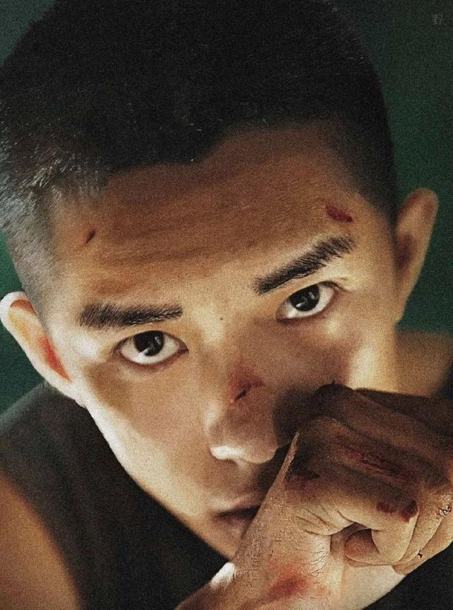 李现|男明星寸头可以有多撩？李现、易烊千玺、玄彬…行走的荷尔蒙！