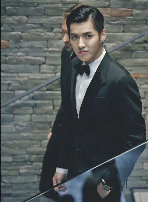 李现|男明星寸头可以有多撩？李现、易烊千玺、玄彬…行走的荷尔蒙！