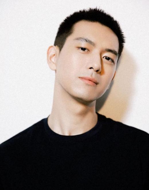 李现|男明星寸头可以有多撩？李现、易烊千玺、玄彬…行走的荷尔蒙！