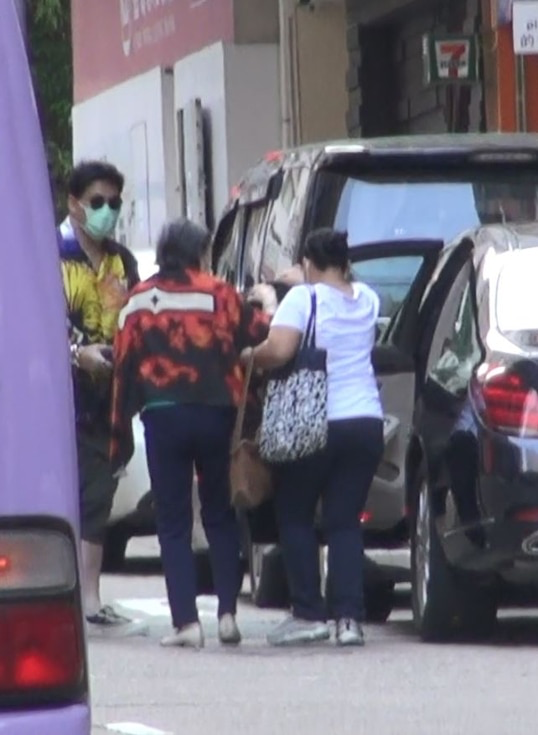 苏永康|胖若两人！知名歌手苏永康突然长胖认不出，陪妈妈吃饭做孝顺儿子