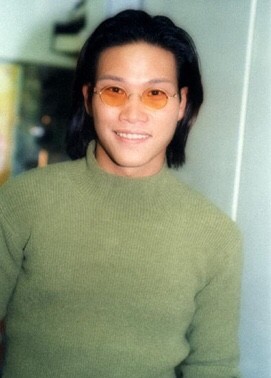 苏永康|胖若两人！知名歌手苏永康突然长胖认不出，陪妈妈吃饭做孝顺儿子