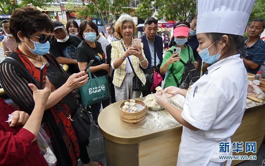 前门步行街|北京：老商业街上热闹的消费月