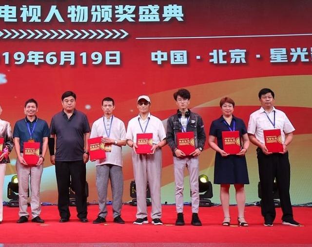 90后作家|90后作家洪绍乾励志的背后，总有不为人知的故事！