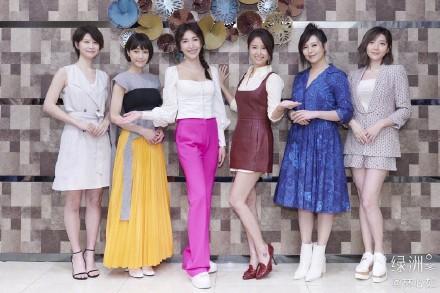 白衬衫|一件白衬衫也能玩出不同花样，林心如果然有心机，高圆圆这么穿也赢了热巴