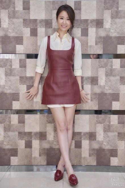 白衬衫|一件白衬衫也能玩出不同花样，林心如果然有心机，高圆圆这么穿也赢了热巴