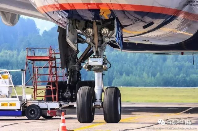 起落架|形形色色的飞机起落架，一个能承受上百吨起降冲击力量的结构