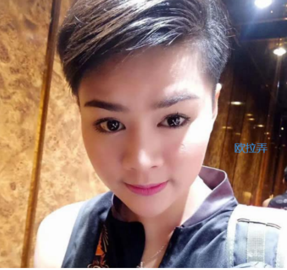 诗妮娜|泰国贵妃诗妮娜复宠，得68岁泰王御笔作画，苏提达膝下无子地位难保