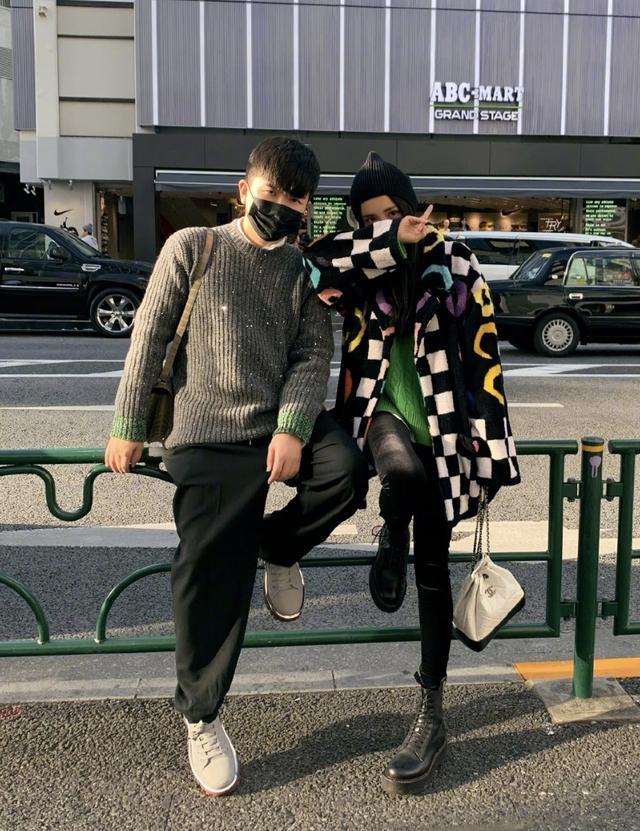 杨幂|杨幂34岁生日，张大大郭敬明晒合影送祝福，迪丽热巴发文却意外翻车