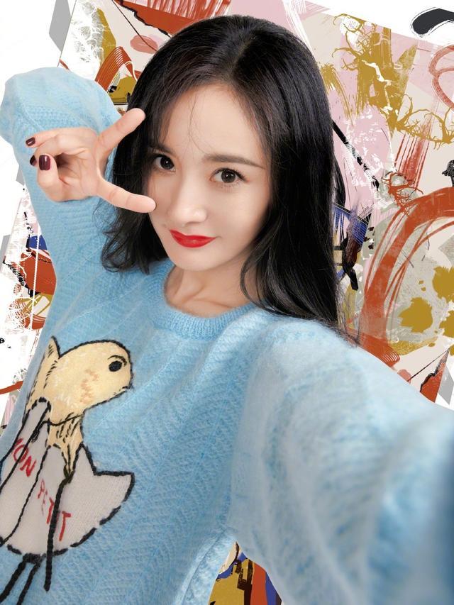 杨幂|杨幂34岁生日，张大大郭敬明晒合影送祝福，迪丽热巴发文却意外翻车