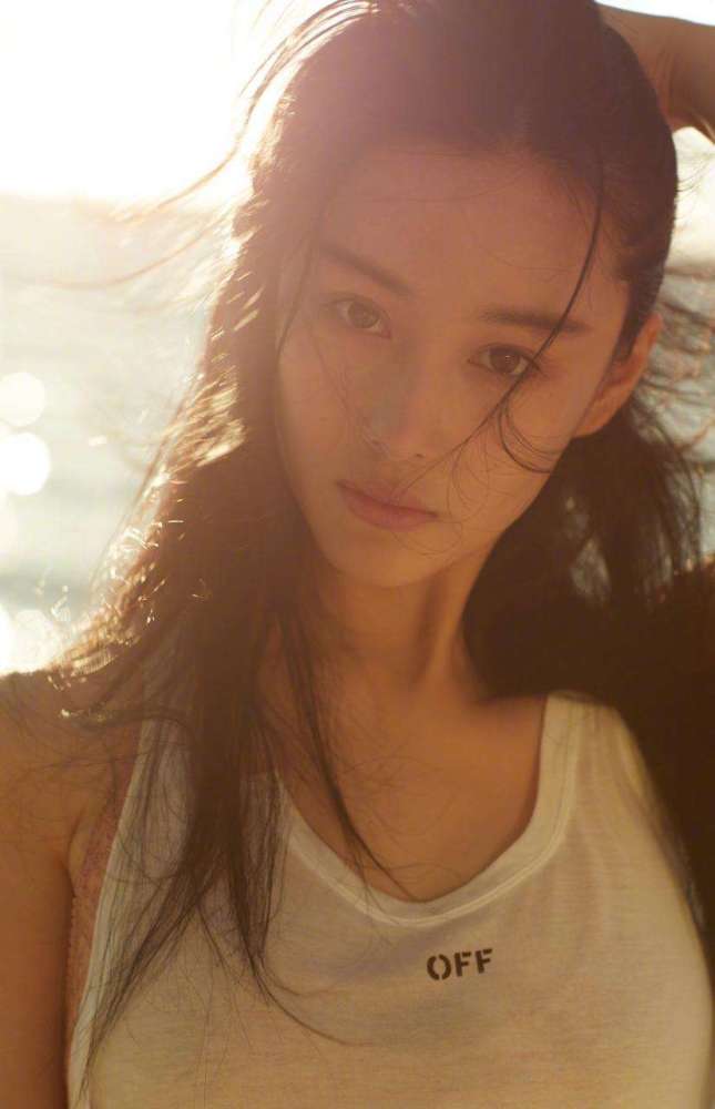 张馨予|张馨予发博晒美食，呼吁对女演员胖瘦不要太苛刻，你怎么看？