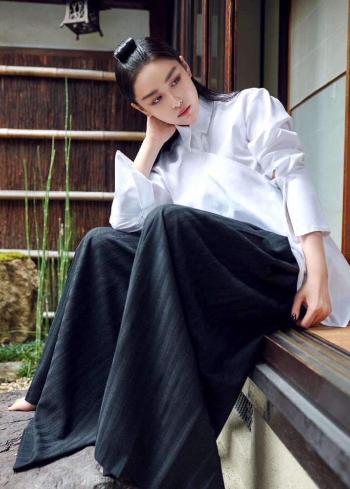 张馨予|张馨予发博晒美食，呼吁对女演员胖瘦不要太苛刻，你怎么看？