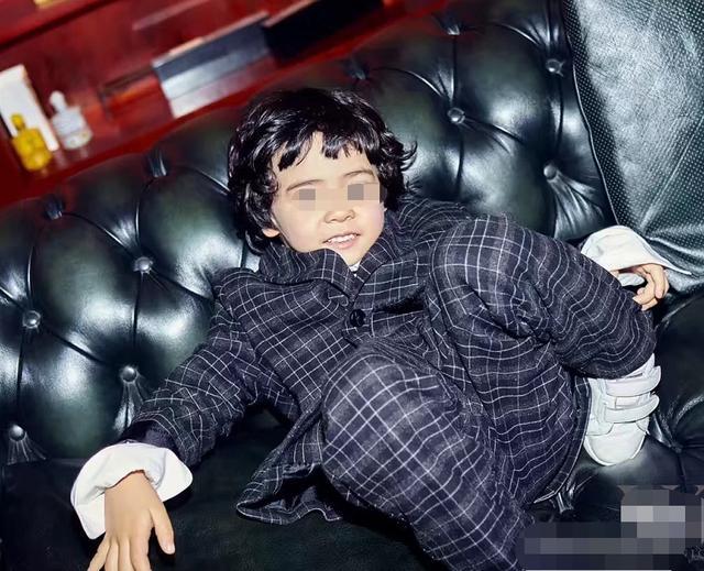 张纪中|69岁张纪中再当爹？小31岁女助理一年半生俩娃，曾2年做3次试管