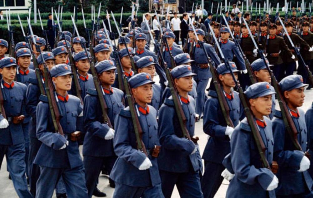 1970年,中国下辖了36个军,一个军到底拥有多少兵力?_腾讯新闻