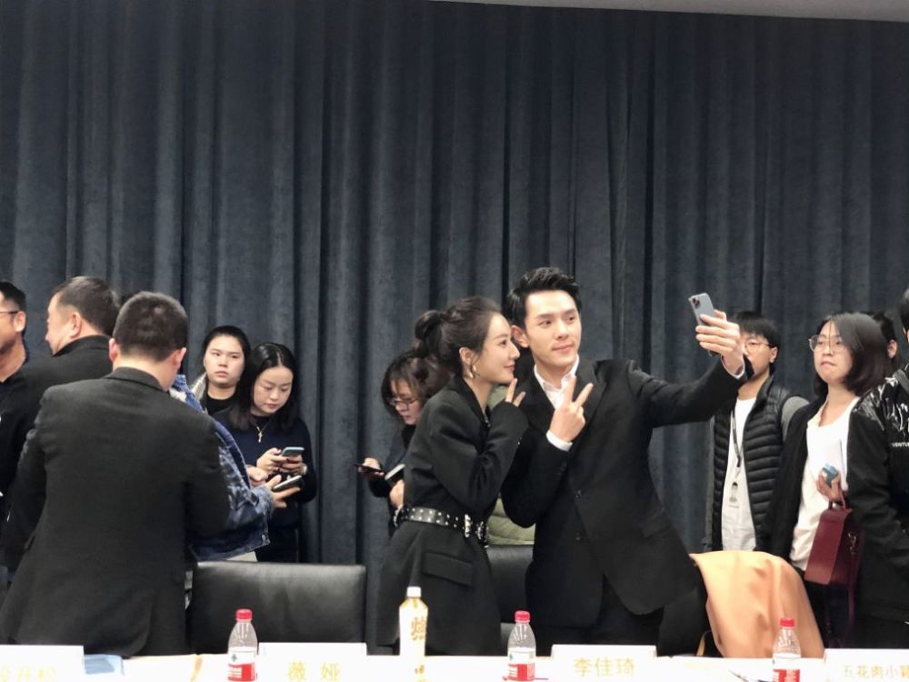 李佳琦|陷入流量焦虑之后，薇娅、李佳琦们还能火多久？