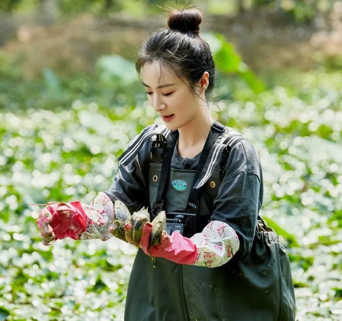 李佳琦|陷入流量焦虑之后，薇娅、李佳琦们还能火多久？