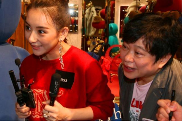 方媛|方媛闺蜜圈有多壕？戴3000万钻戒，发泄情绪一次性消费40万