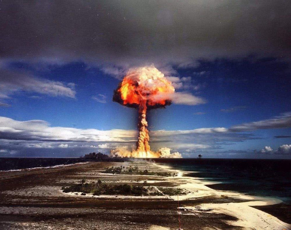 吓人世界最惨导弹爆炸事件160名顶尖专家瞬间被气化