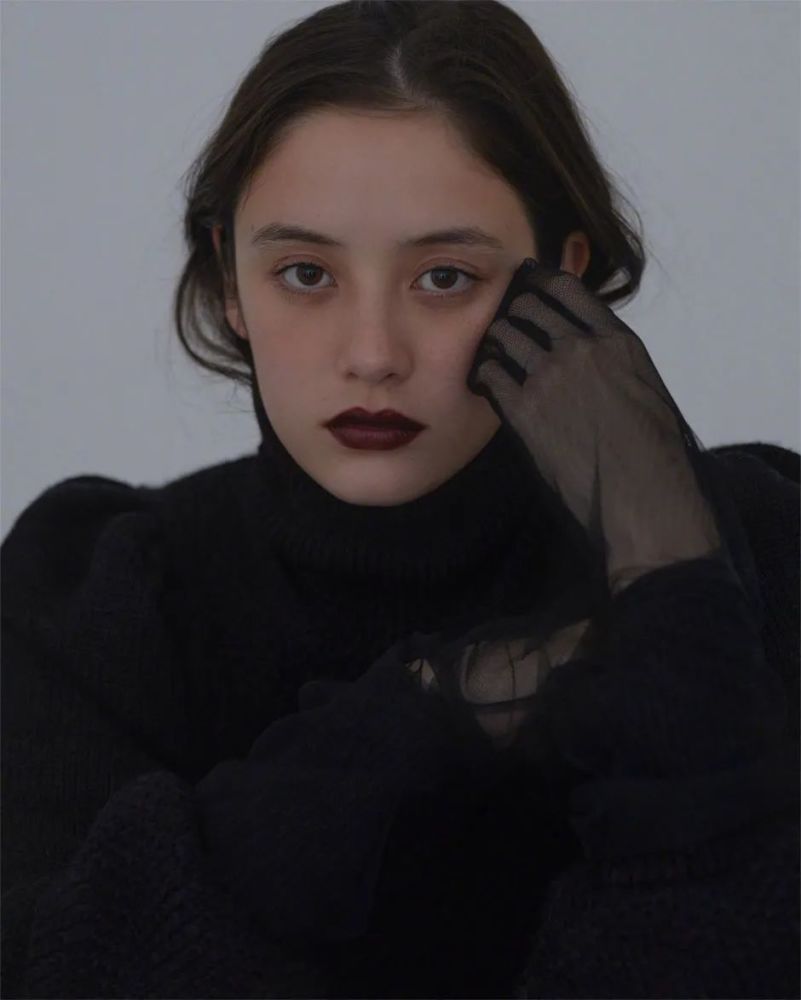 长在大家审美点上的厌世颜什么样