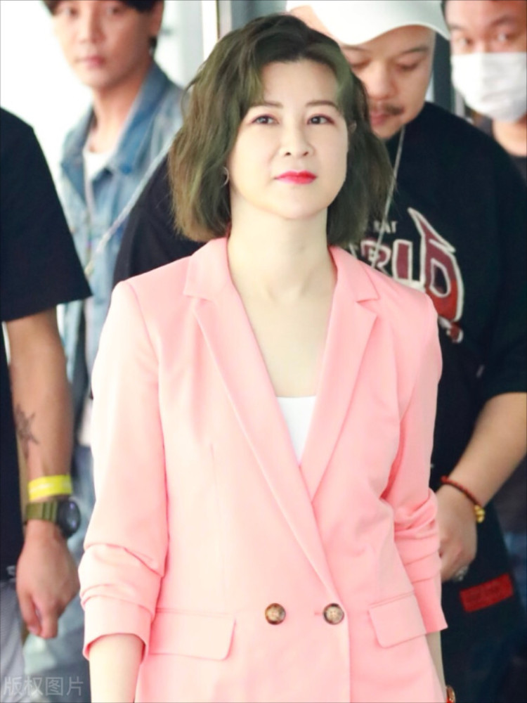 乘风破浪的姐姐|乘风破浪的姐姐们，全是为别人打工，湖南台与资本才是大赢家